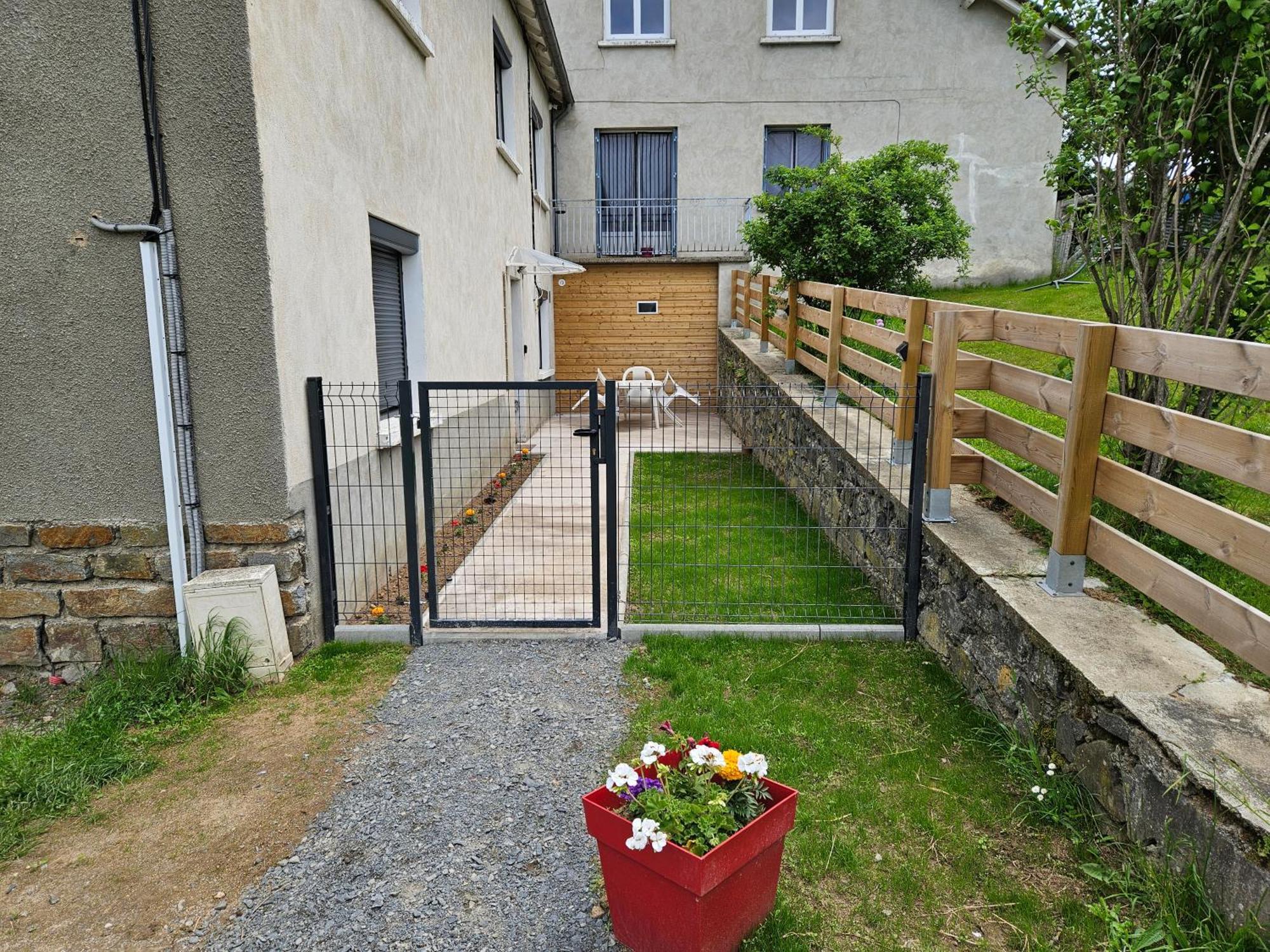 Appartement Le Crozatier Saint-Georges (Cantal) Exterior foto